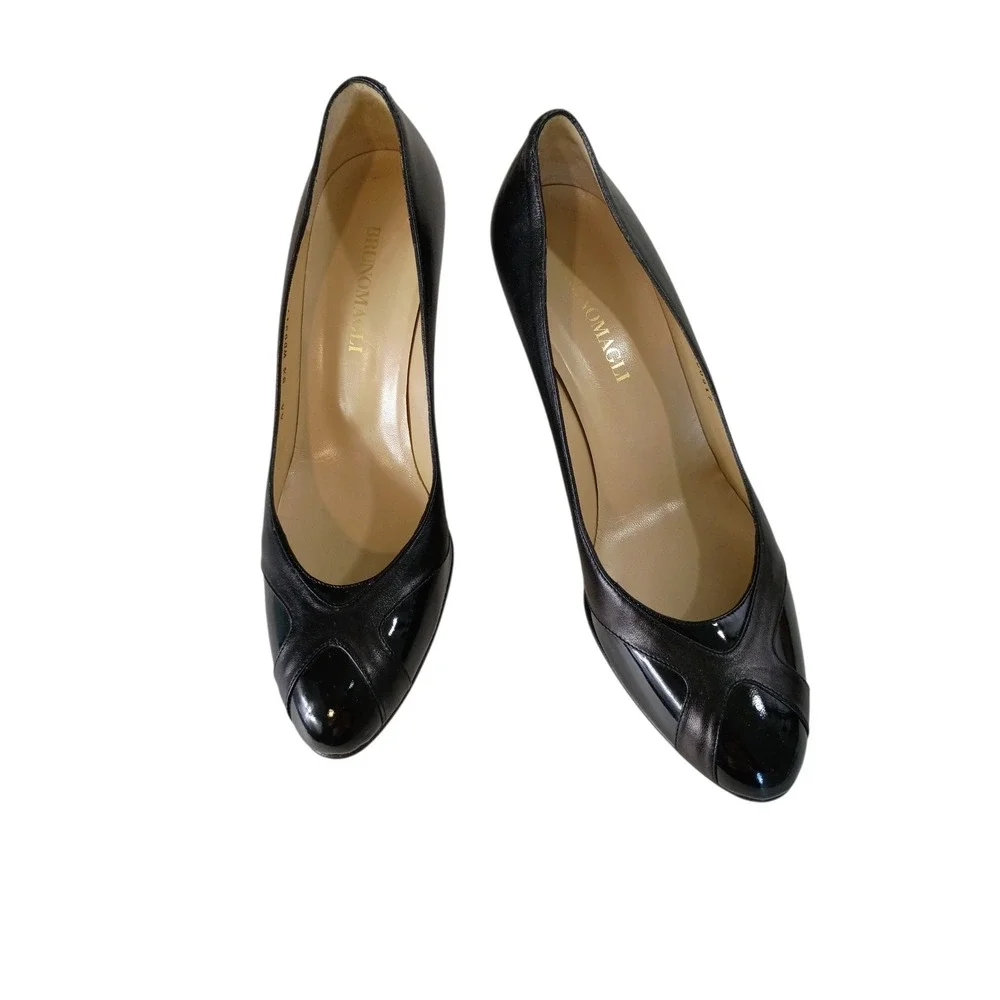 Bruno Magli Black Leather Patent Cap Toe Kitten Heel‎ Pumps WD0317 Italy 8.5 AA